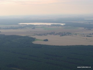 Dunajovická hora (504,4 m.n.m.), Dunajovice, rybník Dvořiště (387 ha)