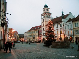 Masarykovo náměstí ve vánočním čase.