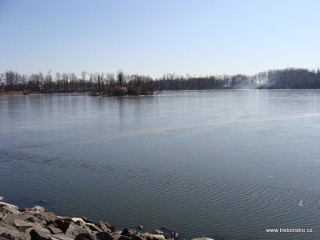 Rybník Svět - pohled na ostrov