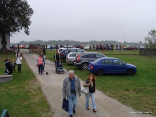 Nejvíce návštěvníků bylo v sobotu 11. 10. Lidé přijížděli nejčastěji autem (parkování zajištěno); mnozí přijeli vlakem (stanice Lužnice je pouhý kilák od hráze).