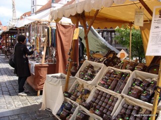 Po oba dny slavností byl na náměstí i tradiční řemeslný trh.