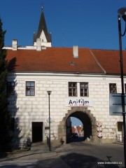 Budějovická brána před kostelem P. M. Královny a sv. Jiljí