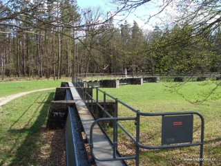 Bezpečnostní přeliv u největšího českého rybníka Rožmberk