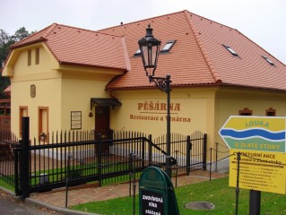 Pěšárna - Restaurace a Vinárna