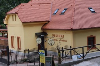 Pěšárna - Restaurace a Vinárna