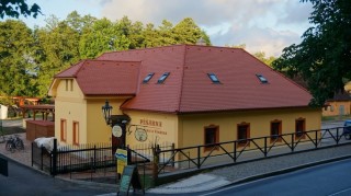 Pěšárna - Restaurace a Vinárna