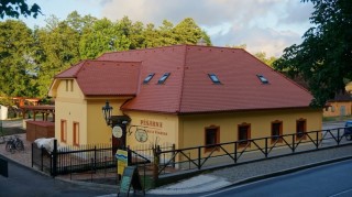 Pěšárna - Restaurace a Vinárna