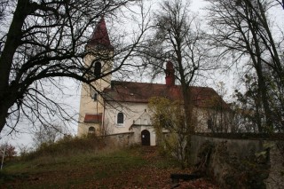 Kostel Lutová - cesta od fary