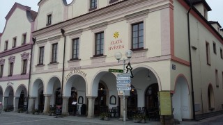 vedle hotel Zlatá Hvězda