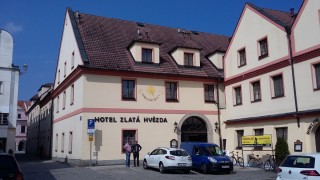 Hotel Zlatá Hvězda -vstup ze Žižkova náměstí