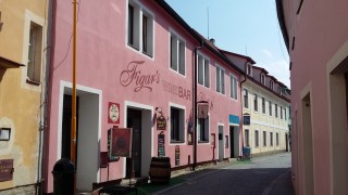 Figar's Wine & Café Bar. rožmberská ulice