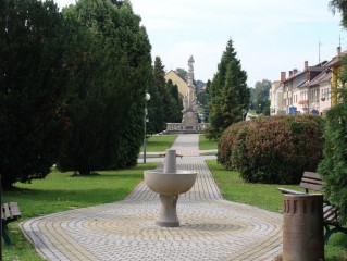 Horní Stropnice - kašna a morový sloup