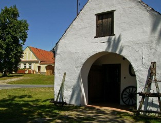 Kovárna a loutkařské muzeum v Záluží