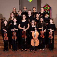 Suzuki Music Columbus aneb 16 amerických studentů hrajících na smyčce