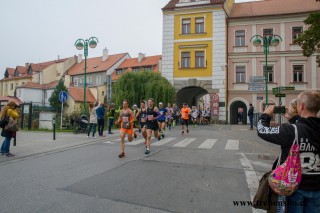 běžci mají před sebou 21,0975 km!