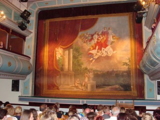 Divadlo Třeboň - historická opona