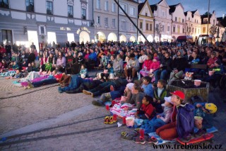 Večerní projekce Anifilmu 2019 na třeboňském náměstí 