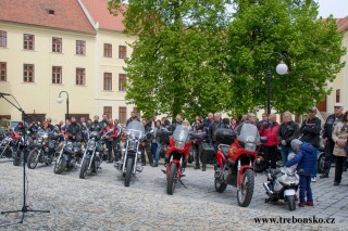 Žehnání motorek v Třeboni  - fotografie