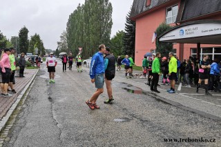 startovní a cílová rovinka Běhu