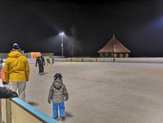 Ledová plocha v Třeboni v zimě 2019 / 2020