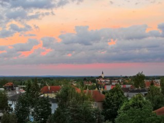 Cykloturisté v Třeboni - úschovna kol 