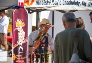 Košt českých vín v Třeboni a farmářský trh