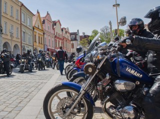 Žehnání motorek na třeboňském náměstí - fotoalbum