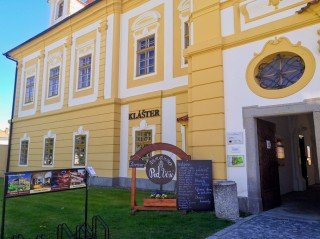 Zámek a klášter Borovany