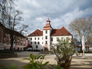 Koncert na zámeckém nádvoří v Třeboni