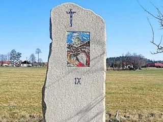 Křížová cesta ke kostelu Nejsvětější Trojice u Trhových Svinů