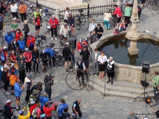 V sobotu 25. května 2013 na Třeboňsku otevřeme cyklistickou sezónu akcí s názvem Od Velenic podél hranic aneb Třeboňskou šlapkou kol Lužnice s babkou.