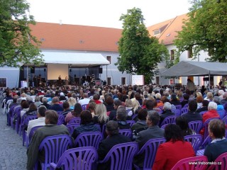 10. ročník festivalu Třeboňská nocturna bude 9. – 13. července 2013. Čeká nás pět koncertů vážné hudby se špičkovým obsazením; hlavní koncerty opět budou na nádvoří městského úřadu.