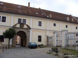 Vstupní brána do třeboňského pivovaru Bohemia Regent