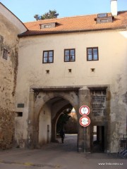 Novohradská brána - součást druhého hradního pásu