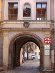 Vstupní brána do areálu kláštera řádu sv. Augustina