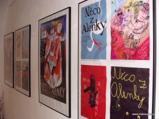 Zámecká galeri hostila výstavu Animovaný flm ve studentském plakátu. Na snímku návrhy plakátu ke kultovnímu filmu Jana Švankmajera Něco z Alenky.